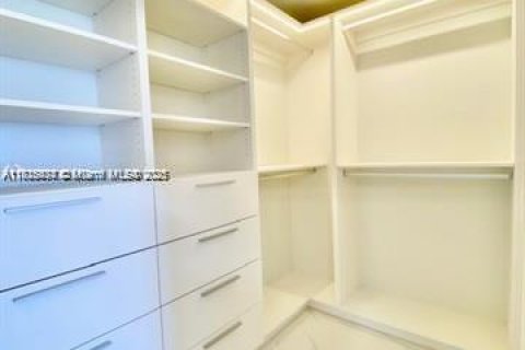 Condominio en venta en North Miami Beach, Florida, 1 dormitorio, 87.05 m2 № 2077065 - foto 26