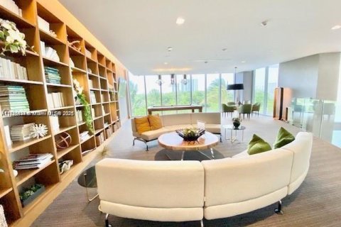 Condominio en venta en North Miami Beach, Florida, 1 dormitorio, 87.05 m2 № 2077065 - foto 29
