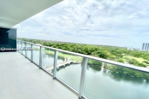 Condominio en venta en North Miami Beach, Florida, 1 dormitorio, 87.05 m2 № 2077065 - foto 17