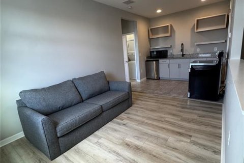 Casa en alquiler en Winter Garden, Florida, 1 dormitorio, 52.12 m2 № 2285518 - foto 2