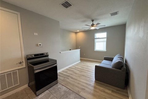 Casa en alquiler en Winter Garden, Florida, 1 dormitorio, 52.12 m2 № 2285518 - foto 9