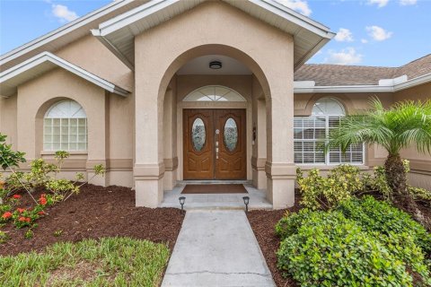 Casa en Lutz, Florida 3 dormitorios, 166.76 m2 № 2287254