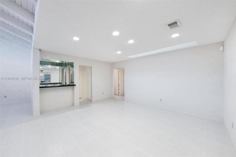 Купить виллу или дом в Бока-Ратон, Флорида 3 спальни, 184.5м2, № 2056792 - фото 21