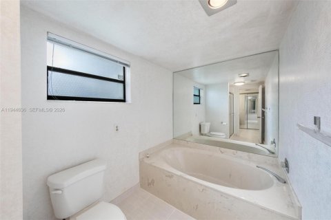 Купить виллу или дом в Бока-Ратон, Флорида 3 спальни, 184.5м2, № 2056792 - фото 12