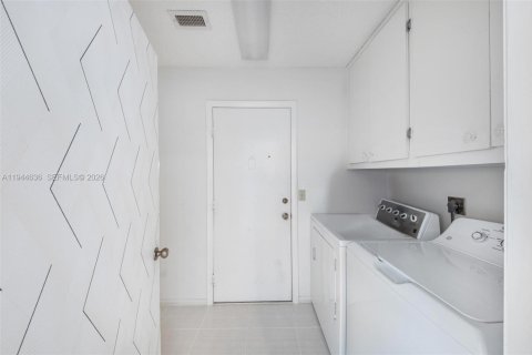 Купить виллу или дом в Бока-Ратон, Флорида 3 спальни, 184.5м2, № 2056792 - фото 28