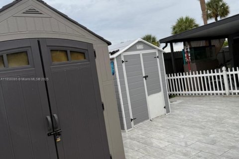 House in Miami Gardens, Florida 3 bedrooms, 120.96 sq.m. № 1878564 - photo 23