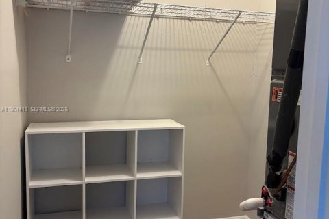 Купить виллу или дом в Тамарак, Флорида 4 комнаты, 80.27м2, № 2006497 - фото 9