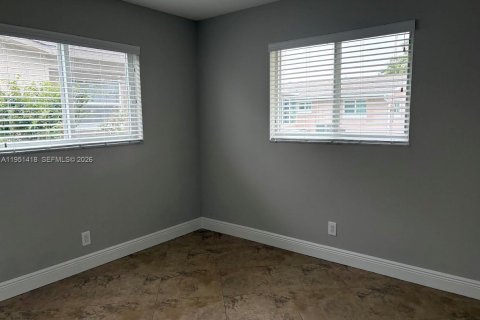 Купить виллу или дом в Тамарак, Флорида 4 комнаты, 80.27м2, № 2006497 - фото 8