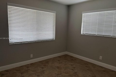 Купить виллу или дом в Тамарак, Флорида 4 комнаты, 80.27м2, № 2006497 - фото 10