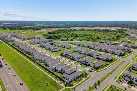 Casa en venta en Zephyrhills, Florida, 5 dormitorios, 328.04 m2 № 2428735 - foto 5