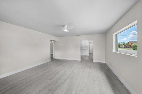 Villa ou maison à vendre à Tampa, Floride: 3 chambres, 158.4 m2 № 2110592 - photo 4