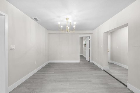 Villa ou maison à vendre à Tampa, Floride: 3 chambres, 158.4 m2 № 2110592 - photo 12