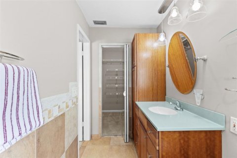 House in Valrico, Florida 4 bedrooms, 197.14 sq.m. № 2209209 - photo 28