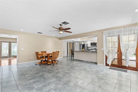 House in Valrico, Florida 4 bedrooms, 197.14 sq.m. № 2209209 - photo 21