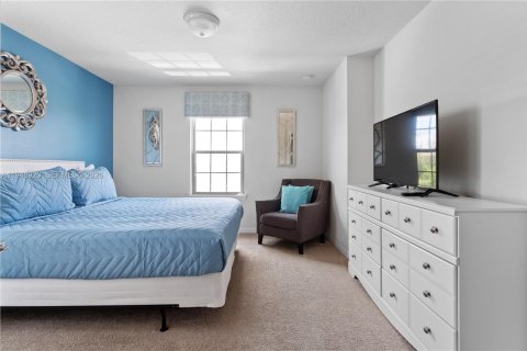 House in Kissimmee, Florida 7 bedrooms, 307.88 sq.m. № 2008446 - photo 17