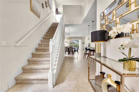 House in Kissimmee, Florida 7 bedrooms, 307.88 sq.m. № 2008446 - photo 6