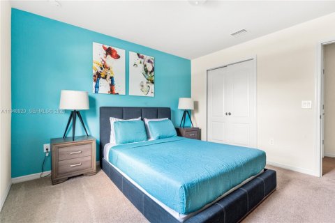 House in Kissimmee, Florida 7 bedrooms, 307.88 sq.m. № 2008446 - photo 26