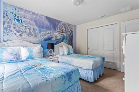 House in Kissimmee, Florida 7 bedrooms, 307.88 sq.m. № 2008446 - photo 21