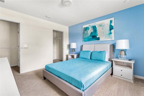 House in Kissimmee, Florida 7 bedrooms, 307.88 sq.m. № 2008446 - photo 29