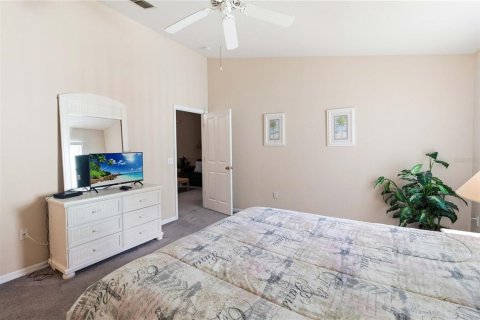 House in Davenport, Florida 3 bedrooms, 140.47 sq.m. № 2097820 - photo 24