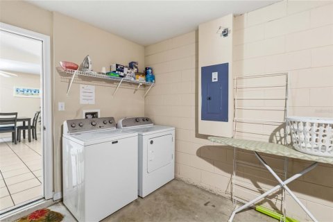 House in Davenport, Florida 3 bedrooms, 140.47 sq.m. № 2097820 - photo 21