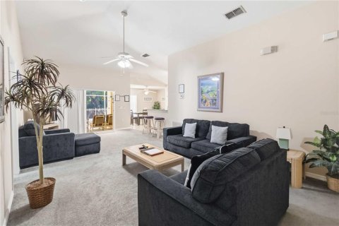 House in Davenport, Florida 3 bedrooms, 140.47 sq.m. № 2097820 - photo 10