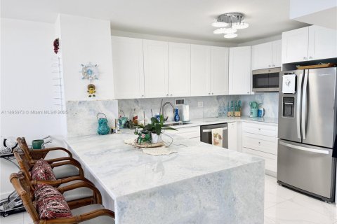 Condominio en alquiler en Hallandale Beach, Florida, 1 dormitorio, 77.29 m2 № 1950283 - foto 12