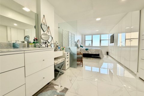 Condominio en alquiler en Hallandale Beach, Florida, 1 dormitorio, 77.29 m2 № 1950283 - foto 30