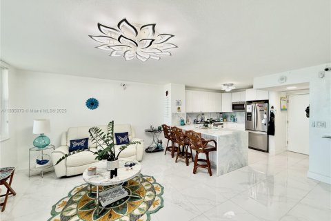 Condominio en alquiler en Hallandale Beach, Florida, 1 dormitorio, 77.29 m2 № 1950283 - foto 6