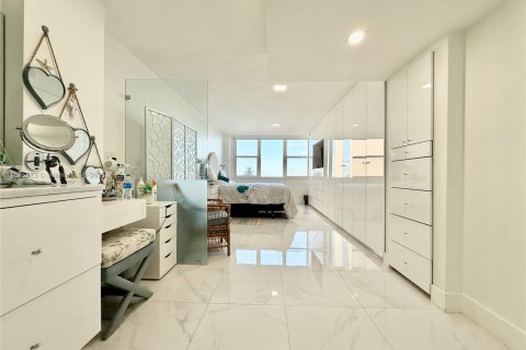 Condominio en alquiler en Hallandale Beach, Florida, 1 dormitorio, 77.29 m2 № 1950283 - foto 29