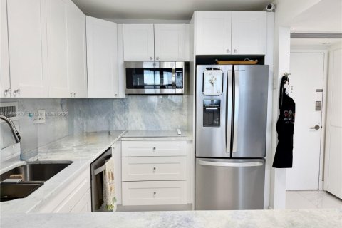 Condominio en alquiler en Hallandale Beach, Florida, 1 dormitorio, 77.29 m2 № 1950283 - foto 19