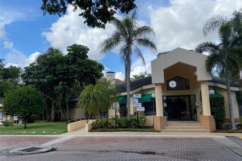 Condo in Sunrise, Florida, 2 bedrooms  № 2041811 - photo 22