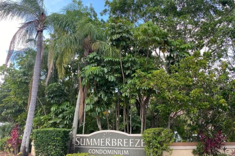Condo in Sunrise, Florida, 2 bedrooms  № 2041811 - photo 23