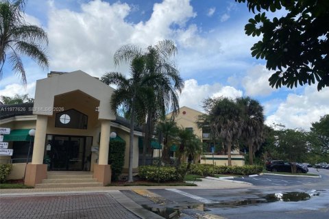 Condo in Sunrise, Florida, 2 bedrooms  № 2041811 - photo 21