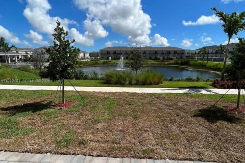 Touwnhouse à vendre à Homestead, Floride: 3 chambres, 159.05 m2 № 2051974 - photo 30