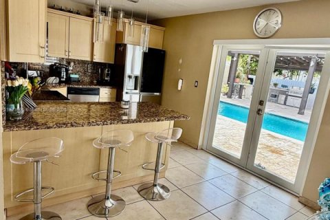 House in Miami, Florida 3 bedrooms, 115.94 sq.m. № 1788465 - photo 28