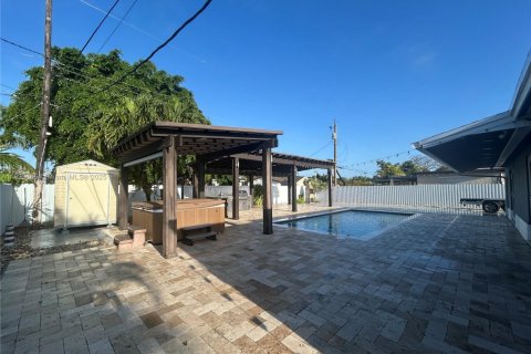 House in Miami, Florida 3 bedrooms, 115.94 sq.m. № 1788465 - photo 17