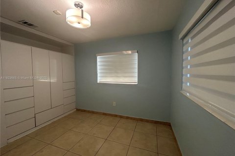 House in Miami, Florida 3 bedrooms, 115.94 sq.m. № 1788465 - photo 5