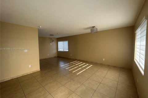 House in Miami, Florida 3 bedrooms, 115.94 sq.m. № 1788465 - photo 26