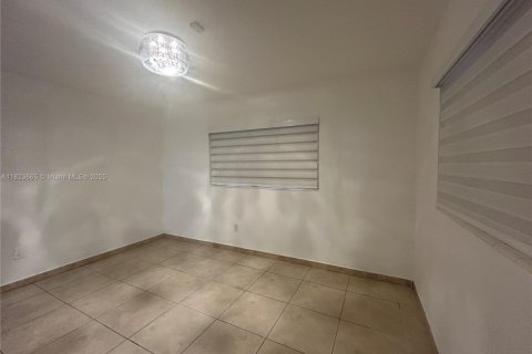 House in Miami, Florida 3 bedrooms, 115.94 sq.m. № 1788465 - photo 8