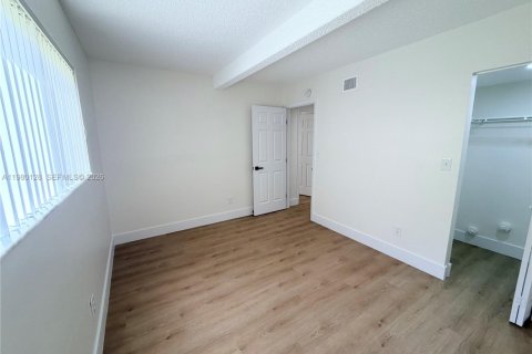 Copropriété à louer à Pompano Beach, Floride: 2 chambres, 84.08 m2 № 2046395 - photo 10