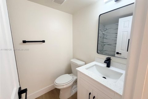 Copropriété à louer à Pompano Beach, Floride: 2 chambres, 84.08 m2 № 2046395 - photo 9