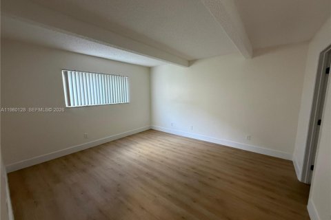 Copropriété à louer à Pompano Beach, Floride: 2 chambres, 84.08 m2 № 2046395 - photo 6