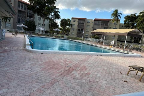 Condominio en venta en North Lauderdale, Florida, 2 dormitorios, 92.9 m2 № 1461478 - foto 6
