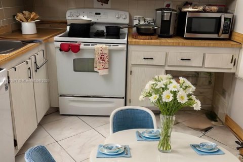 Купить кондоминиум в Норт-Лодердейл, Флорида 2 спальни, 92.9м2, № 1461478 - фото 15