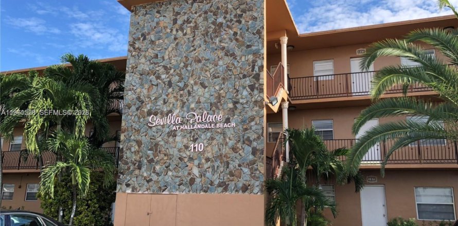 Condo in Hallandale Beach, Florida, 1 bedroom № 2080839