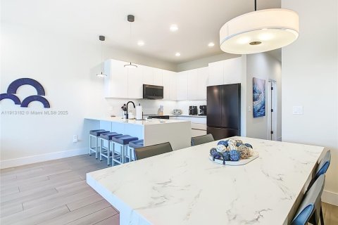 Villa ou maison à vendre à Clermont, Floride: 3 chambres, 210.52 m2 № 2082373 - photo 15