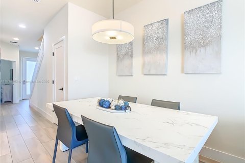 Villa ou maison à vendre à Clermont, Floride: 3 chambres, 210.52 m2 № 2082373 - photo 12