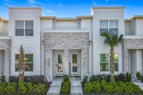 Villa ou maison à Clermont, Floride 3 chambres, 210.52 m2 № 2082373