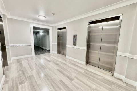 Copropriété à louer à Sunny Isles Beach, Floride: 1 chambre, 92.9 m2 № 1971239 - photo 18